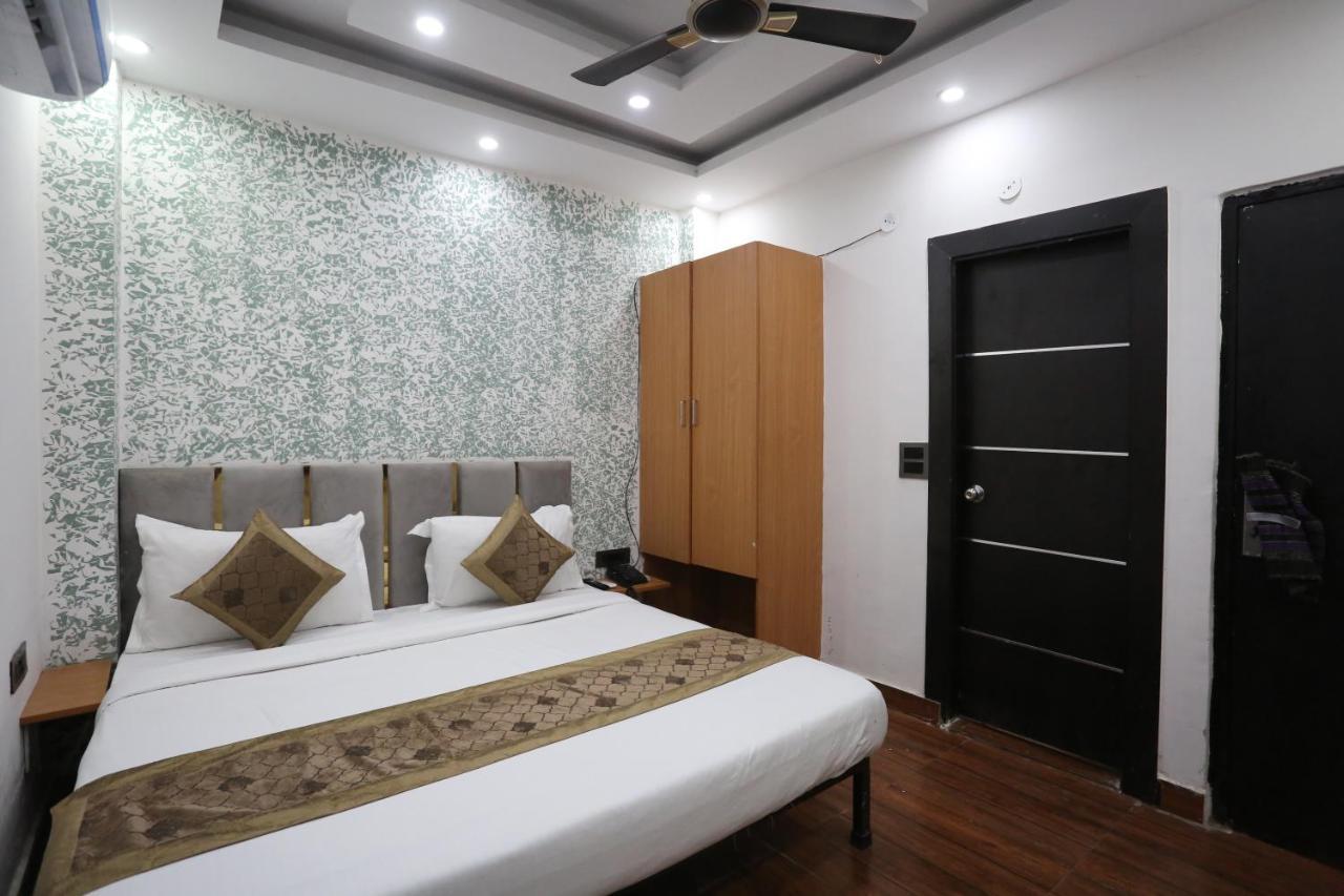 Hotel Twamev Couple Friendly Laxmi Nagar New Delhi Exterior foto